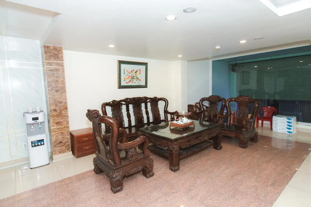 Oyo 1175 Trung Mai Hotel Ho Chi Minh City 2*,